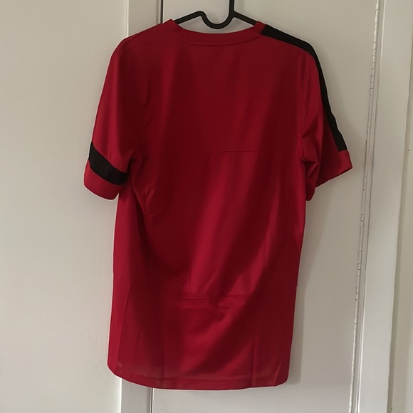 Manchester United Warm Up Jersey Size M - Picture 2 of 3